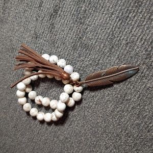 White Turquoise Boutique Stretch Bracelet